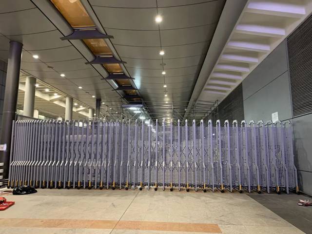 香港國際機場S690F.jpg